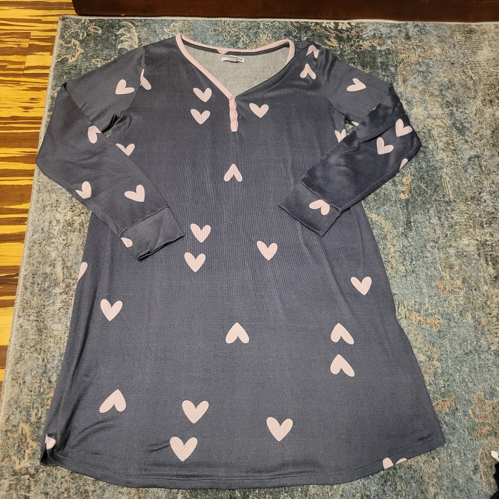 Sonoma Grey and Pink Heart Nightgown Size M